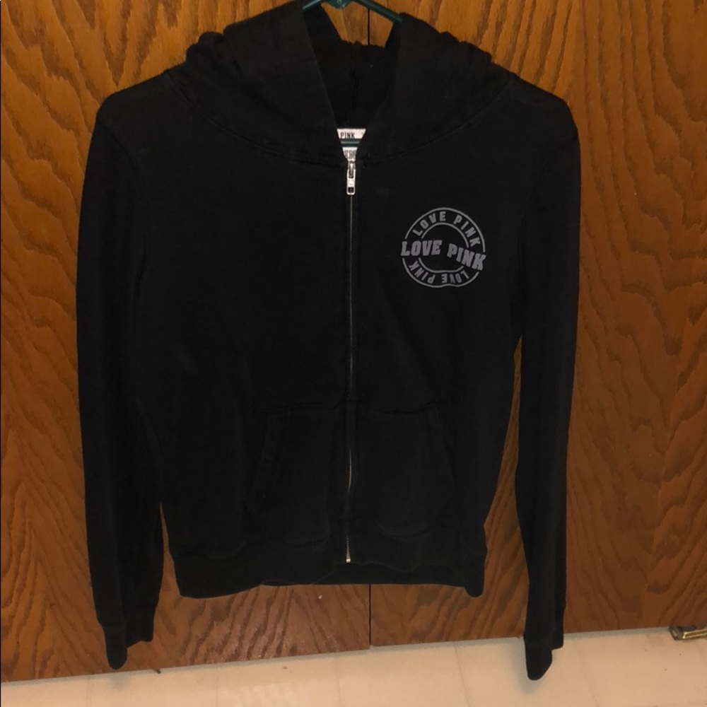 Plain black vs sweatshirt